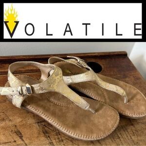 Girls size 4 volatile thong sandals, gold snakeskin, EUC